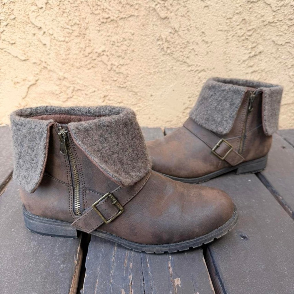 Rocket Dog brown ankle boots with buckle.